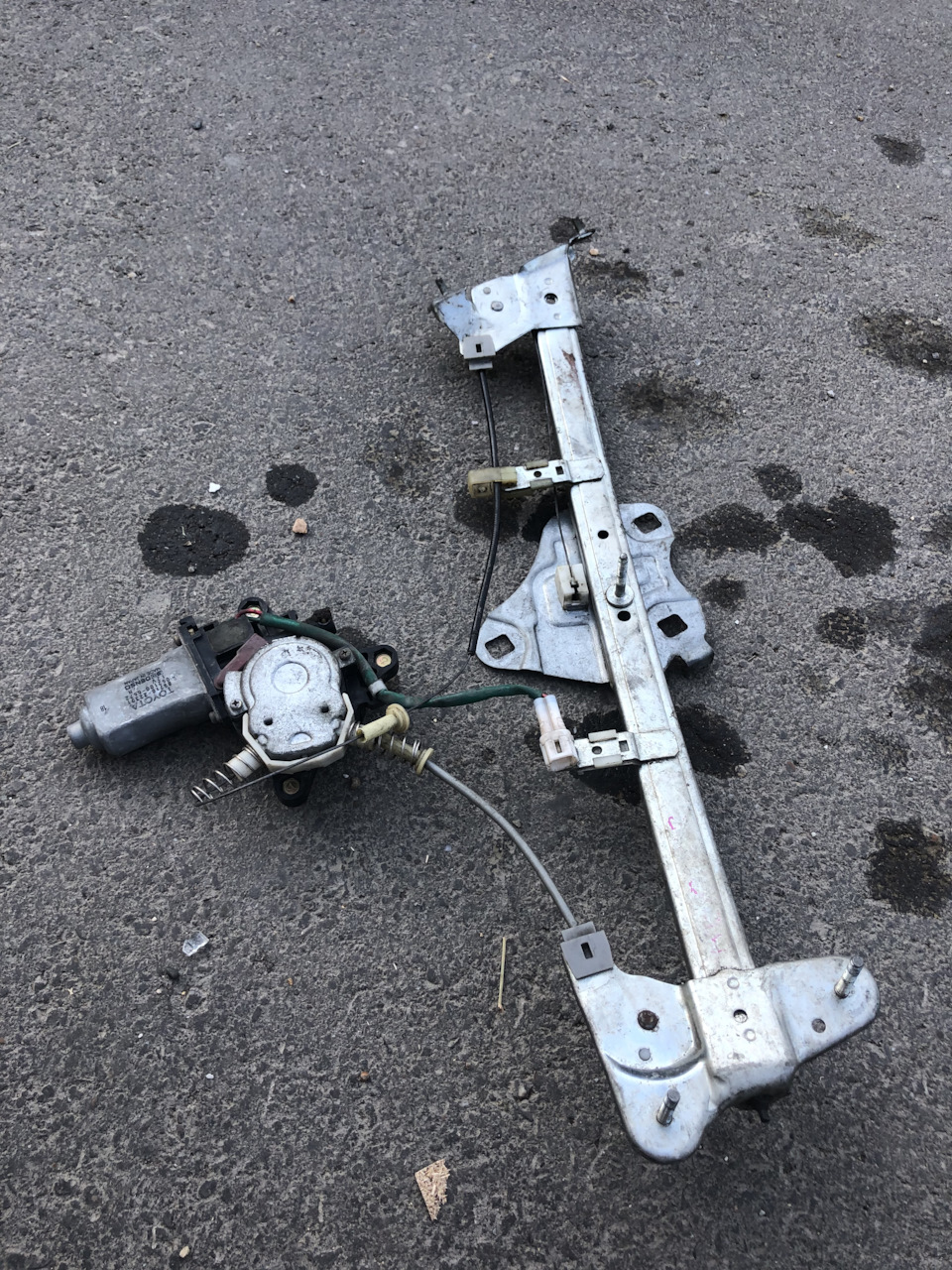 Замена стеклоподъемника тойота. Замена стеклоподъемника тойота. Уссурийск toyota mark 2 jzx90 стеклоподъемник двери левой перед. Стеклоподъемник тойота. Ремонт стеклоподъемника тойота.