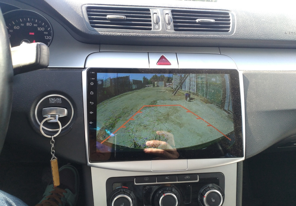 Монтаж камеры заднего вида — Volkswagen Passat CC, 2 л, 2010 года ...