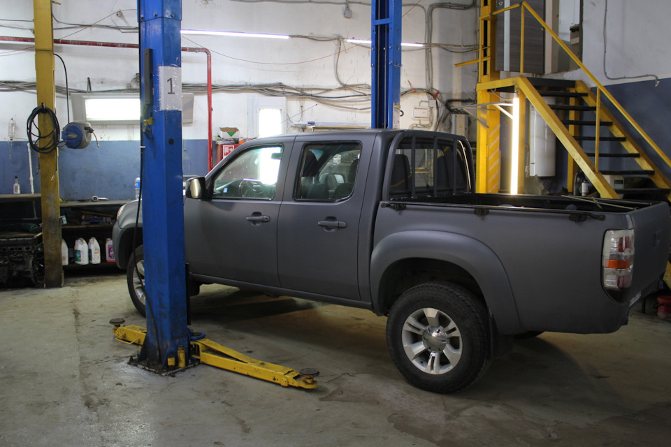 Стук при движении и торможении Мазда ВТ 50 — R1 автосервис на DRIVE2