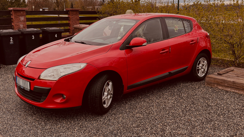 Скрипят (дребезжат) стекла при езде — Renault Megane III, 1,6 л, 2012 ...