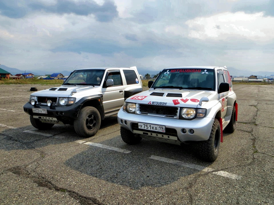 Pajero evolution. Mitsubishi Pajero Evolution 1997. Mitsubishi Pajero Evolution 2005. Mitsubishi Pajero Evolution 2000. Паджеро 4 Эволюшн.