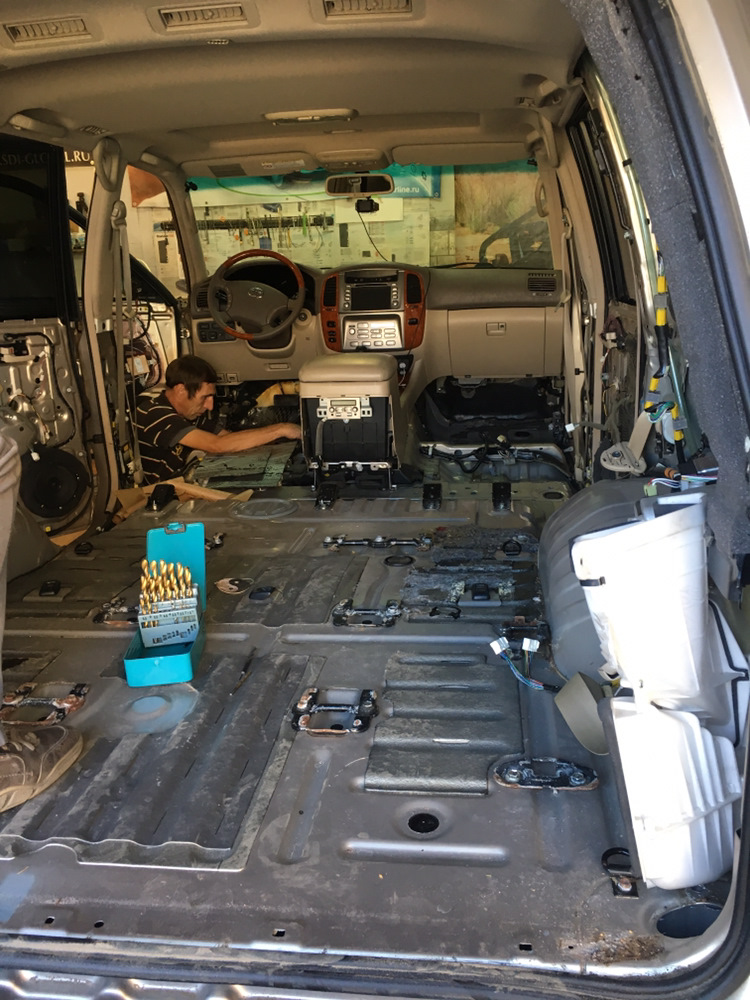 Шумка+сигналка — Toyota Land Cruiser 100, 4,7 л, 2007 года | автозвук ...