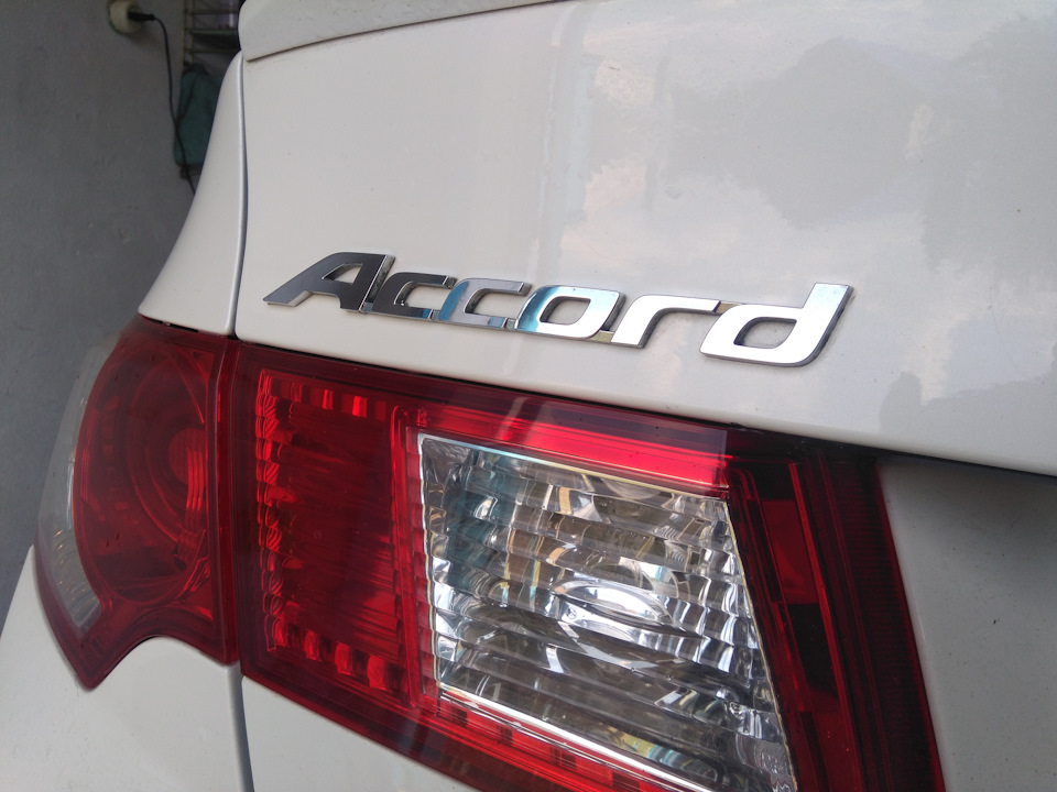 1. — Honda Accord (8G)