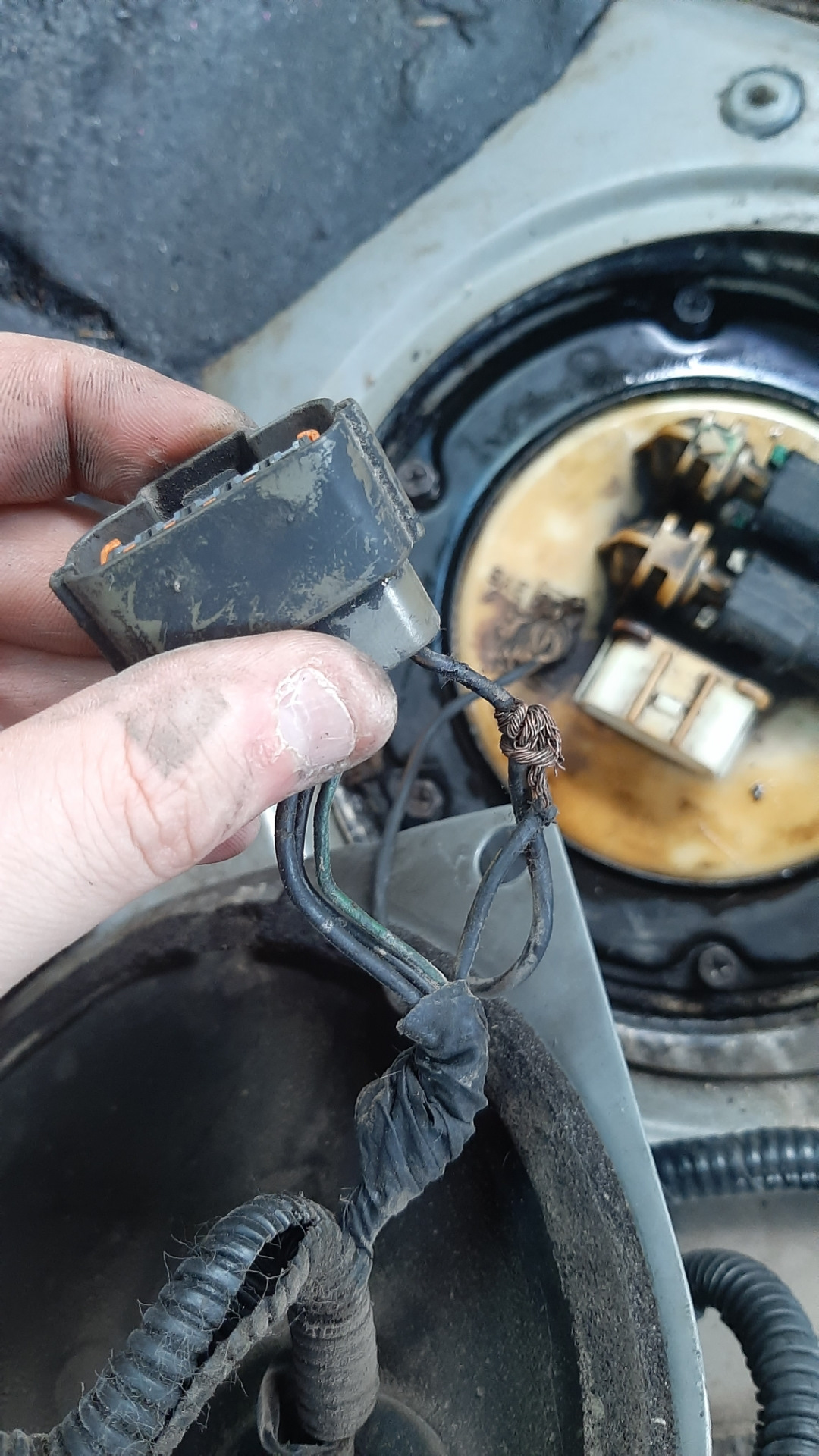 Купить Бензонасос Ниссан А32