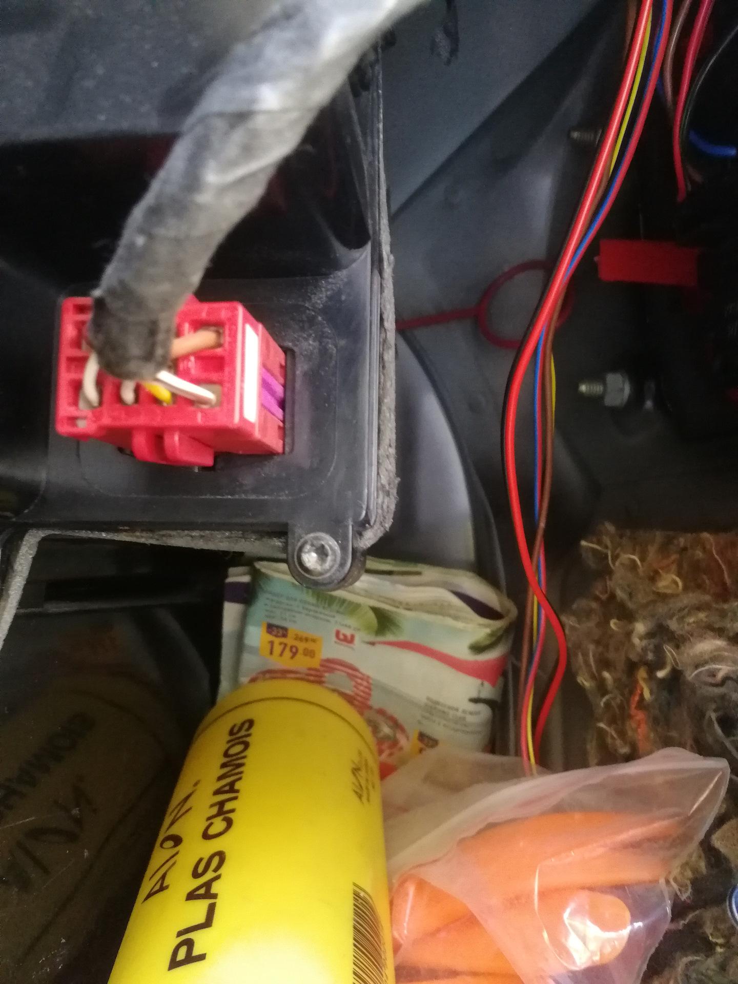 Убираем щелчки в динамиках с подключенной не стоковой магнитолой ...