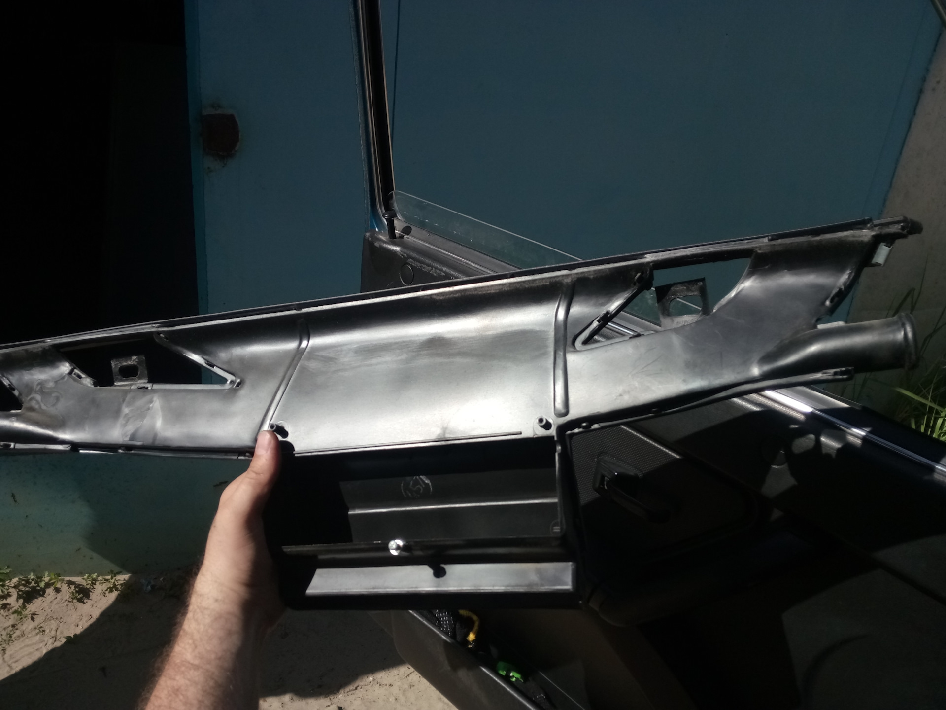 Воздуховоды печки нива 21213. Решетка воздуховод ваз 21213. Коробка воздухопритока нива 2121. Воздуховод на ниву на крышу. Воздуховод нива.