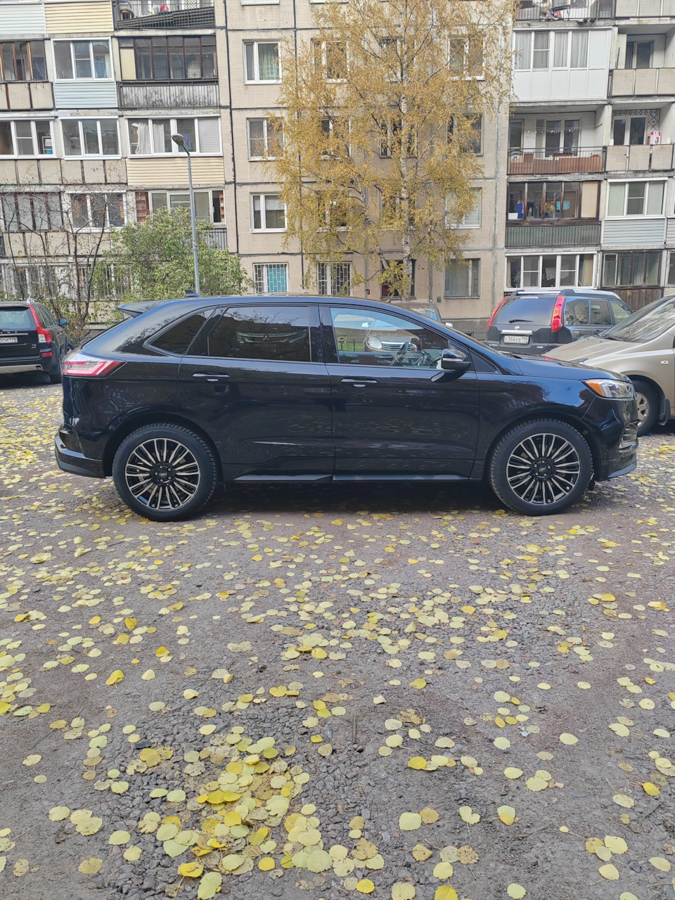 Время идет дочь смотрит как папа сына усадил в картинг первый раз — Ford  Edge (2G), 2,7 л, 2021 года | шины | DRIVE2