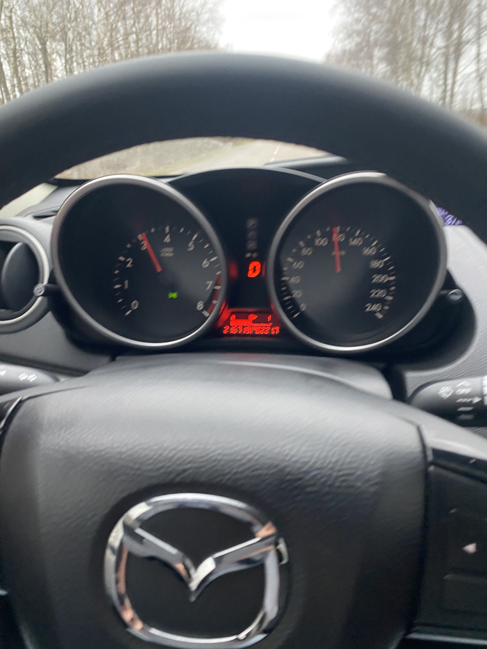 Тусклая подсветка щитка приборов. — Mazda 3 (2G) BL, 1,6 л, 2009 года ...