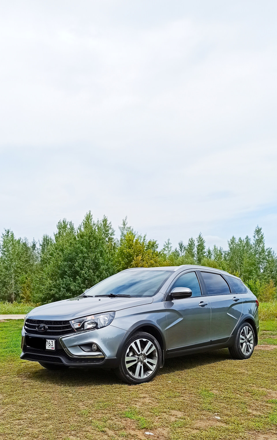 Серебристые элементы бампера в чёрный глянец — Lada Vesta SW Cross, 1,6 л,  2020 года | своими руками | DRIVE2