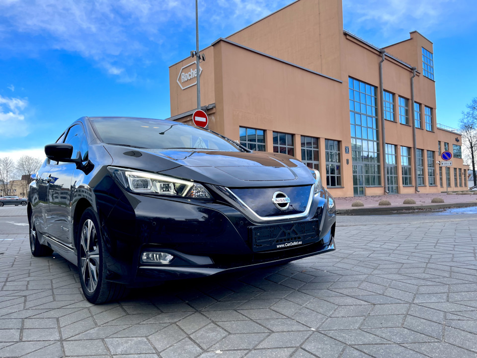 Лист минск. Камри 55 Рестайлинг. Nissan Leaf 2016 Копейск. Сумка Nissan Leaf. Счастливый обладатель Nissan Leaf черный.