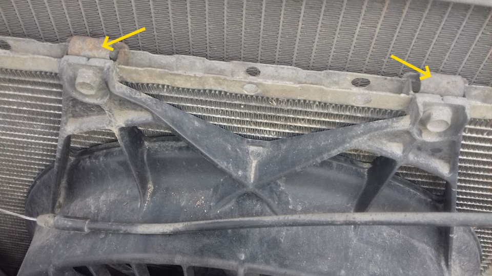 Вот эти вставки — KIA Sorento (1G)