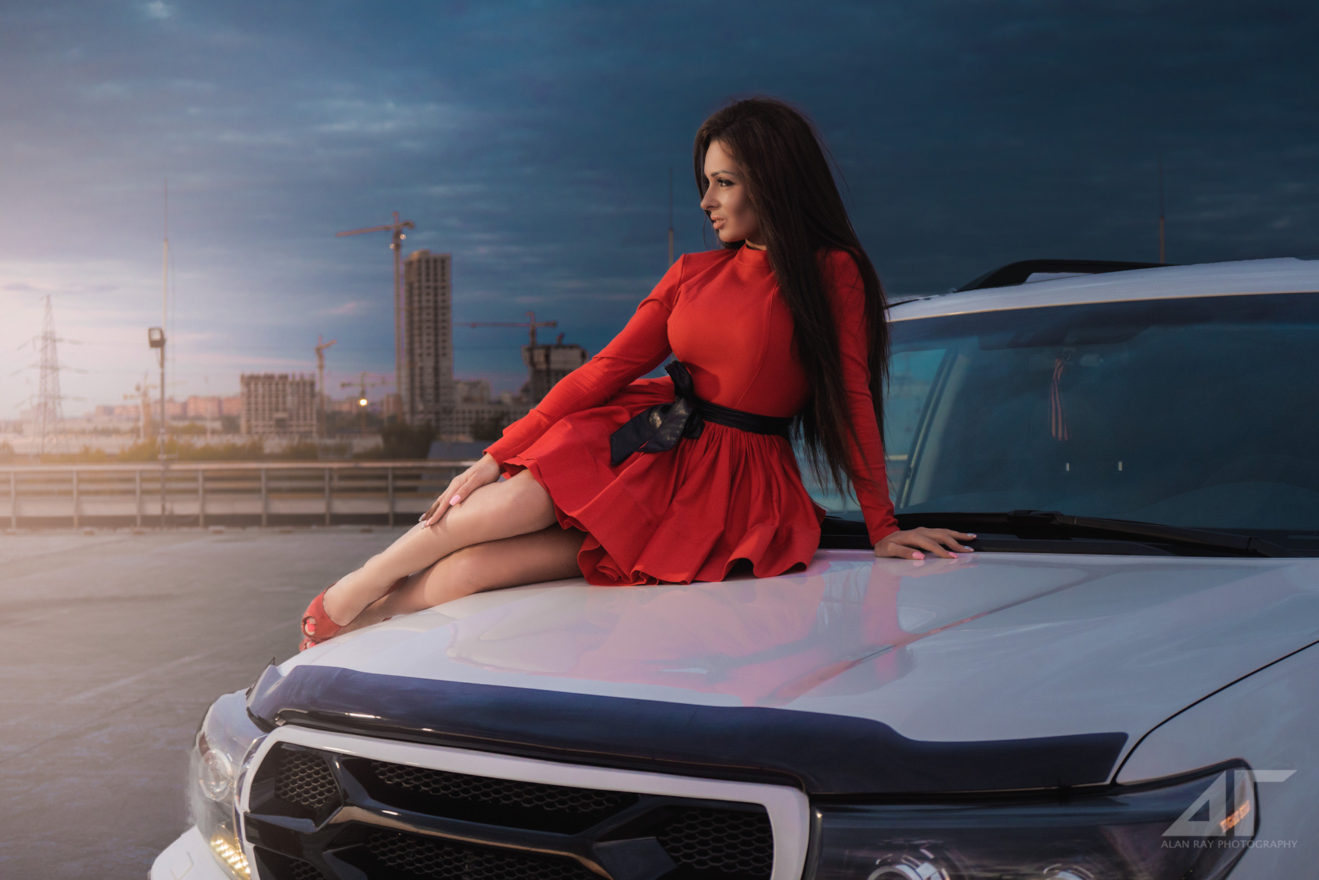 LADY in RED = Девушка в Красном ( Часть ХХХ). — Toyota Land Cruiser 200,  4,5 л, 2015 года | фотография | DRIVE2