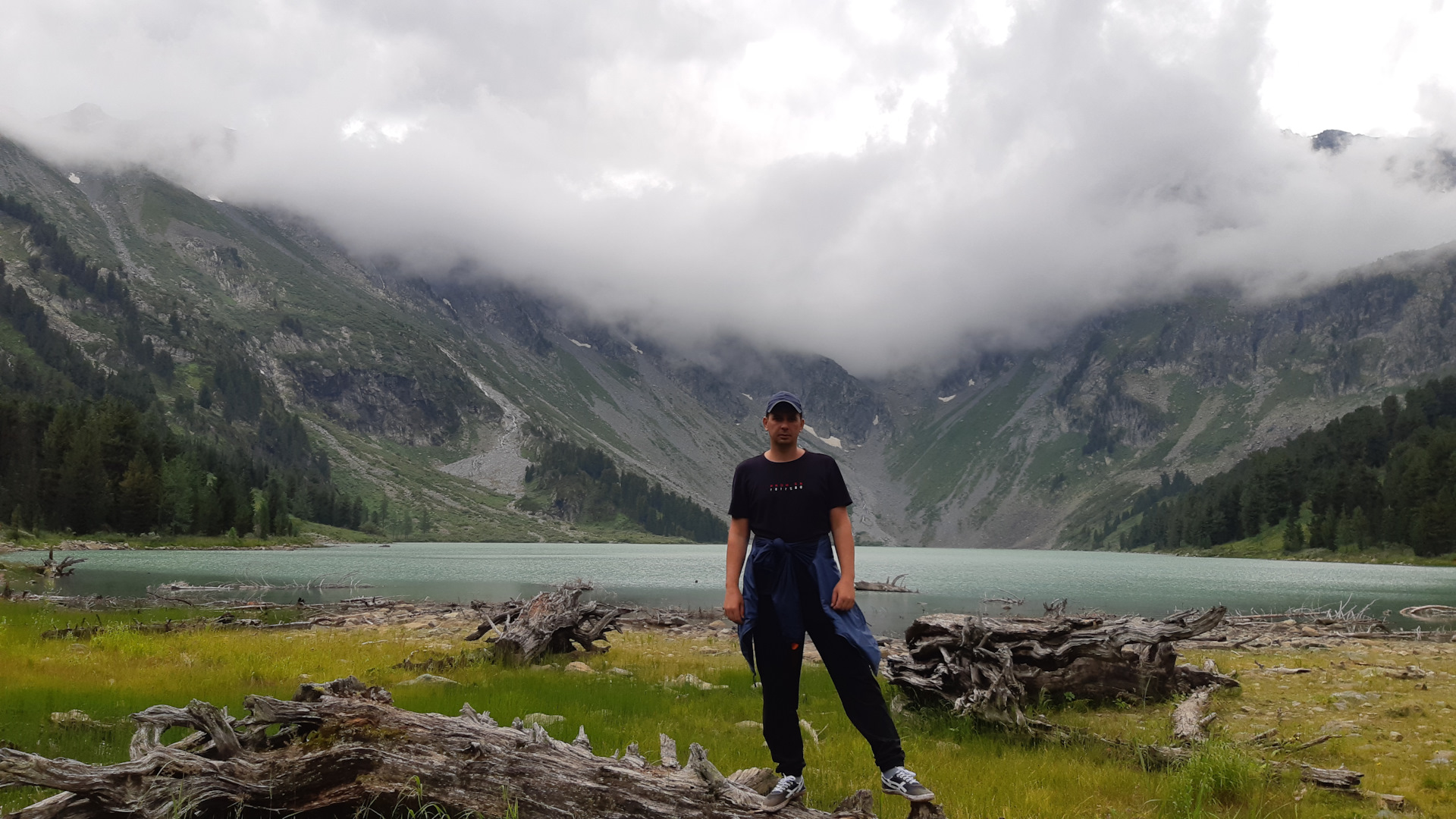 Поперечное озеро Алтай