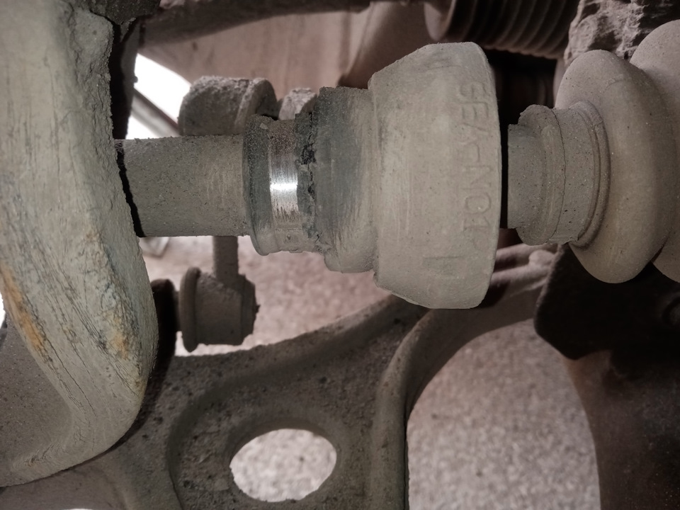 Демпфер подвески — Honda Accord (7G), 2,4 л, 2004 года | поломка | DRIVE2