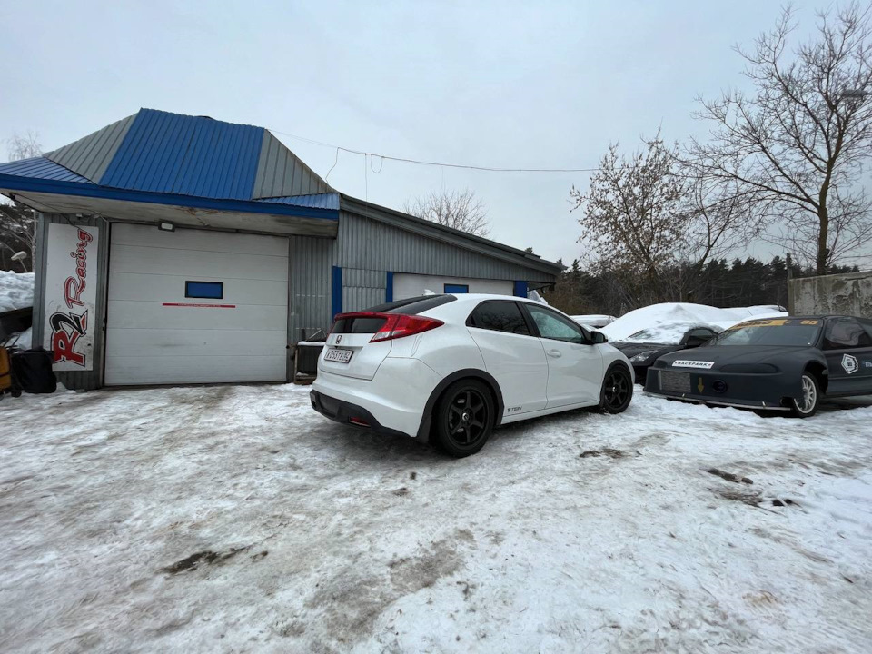 R2Racing — Honda Civic Hatchback (9G)