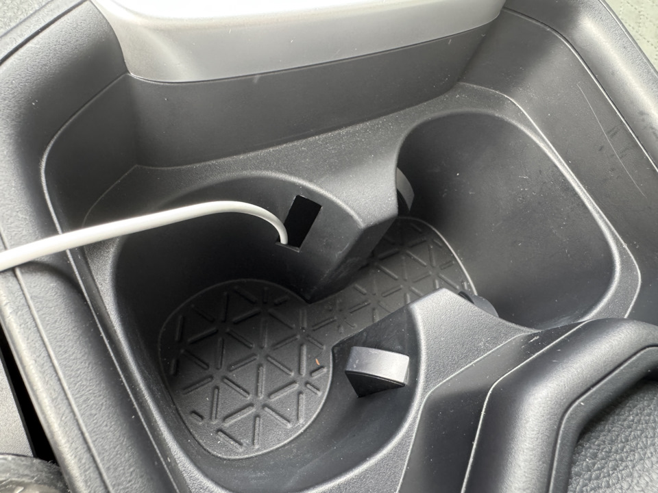 Фото в бортжурнале Toyota RAV4 (5G)