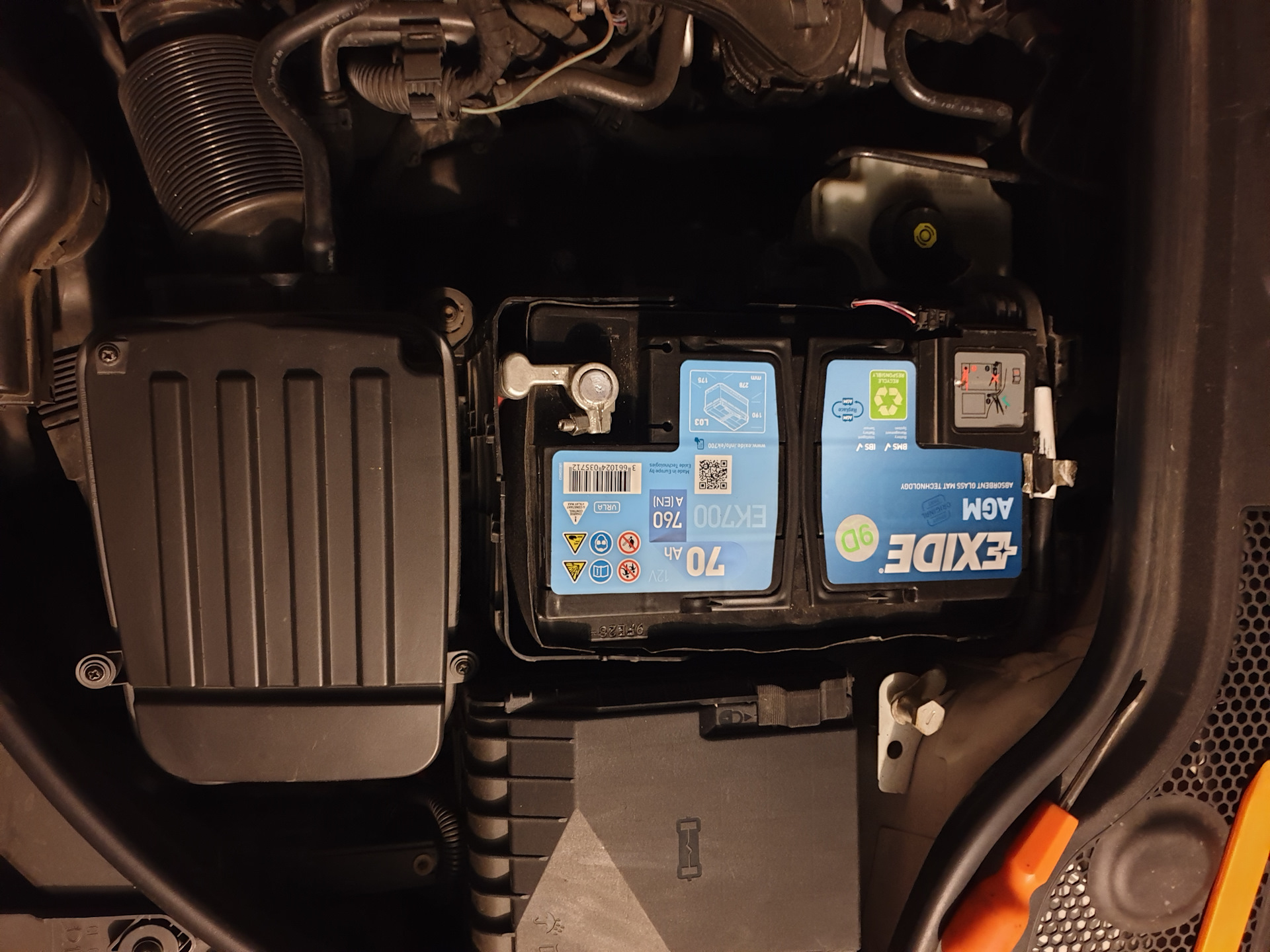 Audi a3 акб. Замена акб ауди q5. Акб ауди q3 2. Замена акб ауди. Замена акб ауди.