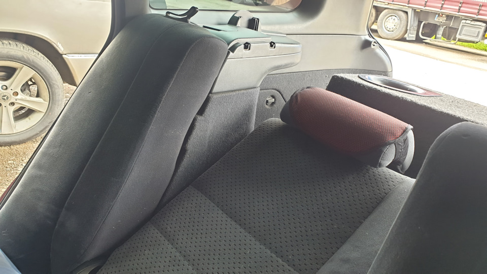 Спинки задних сидений от Caldina st19* рестайлинг — Toyota Carina E, 1 ...