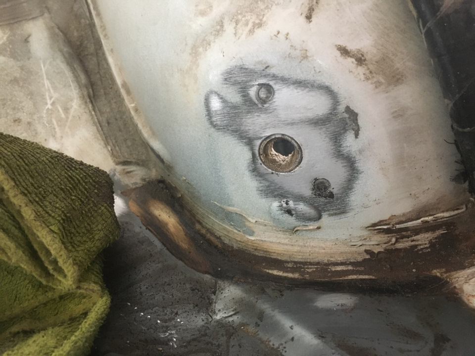 вот это отверстие и было забыто — Toyota Crown (S120)