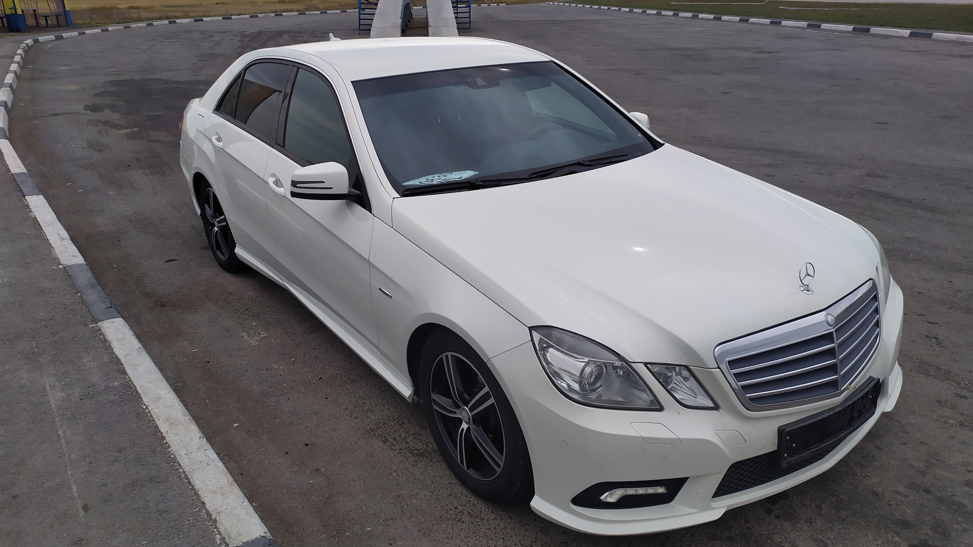 Mercedes-Benz E-class (W212) 1.8 бензиновый 2011 | Крейсер AMG на DRIVE2