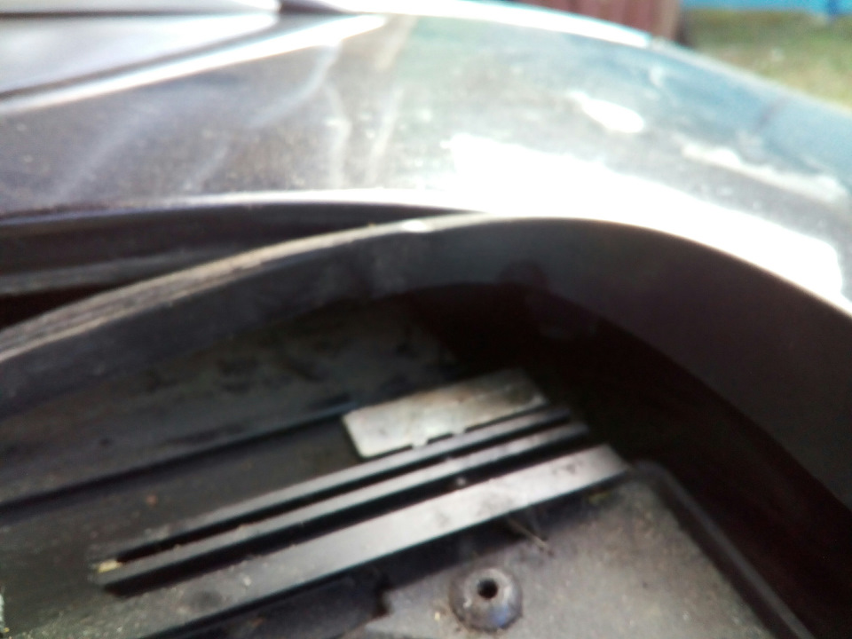 Прочистка дренажных отверстий — Volkswagen Touran (1G), 2 л, 2003 года ...