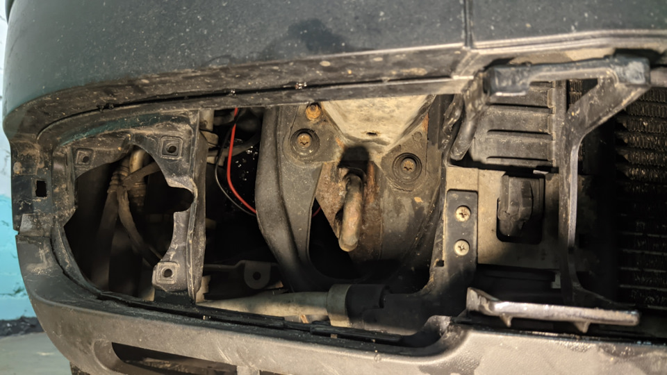 Замена передней опоры двс — Volkswagen Passat B5, 1,9 л, 2002 года ...