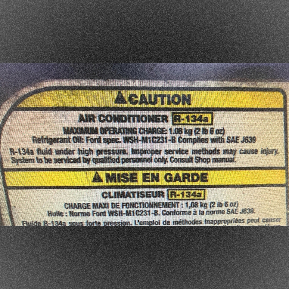 Данные по фреону — Lincoln Town Car III. Запчасти на фото: WSHM1C231B