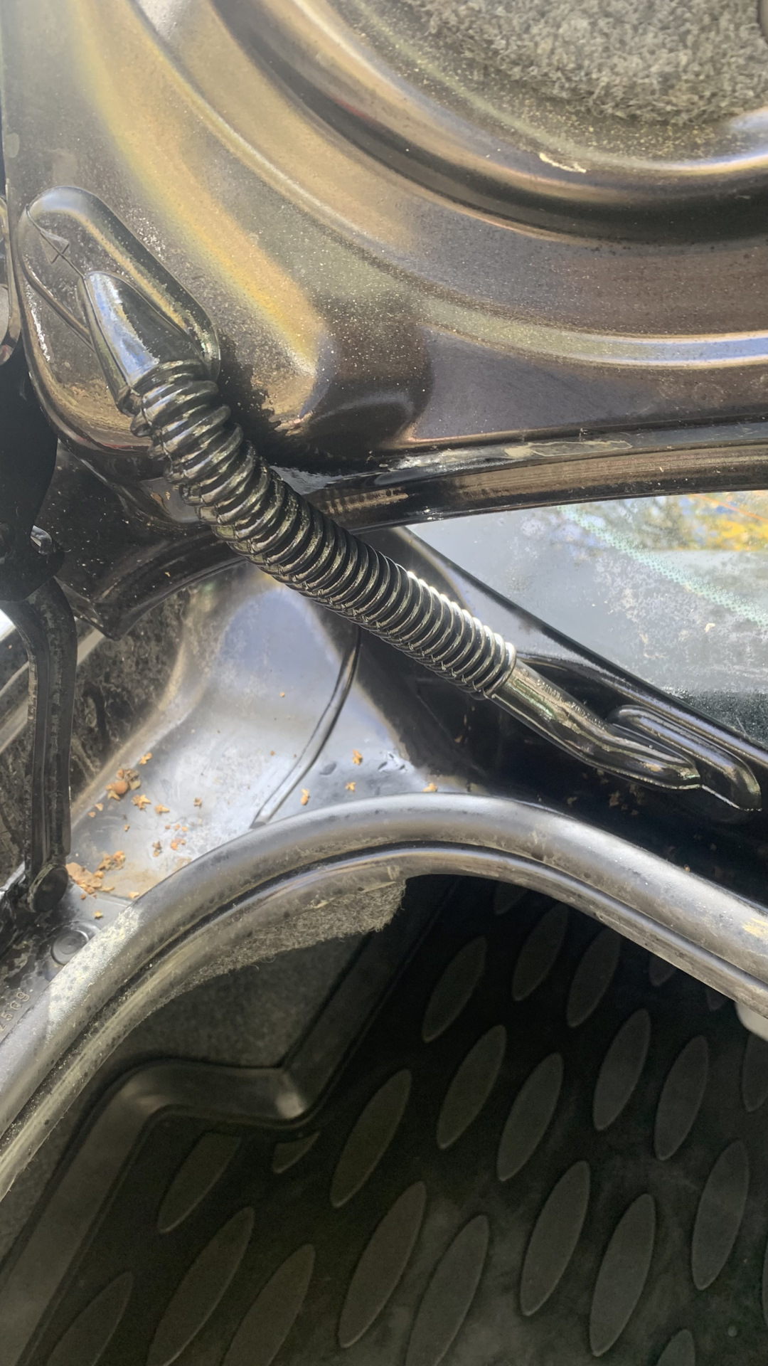замена Гофры багажника Меган — Renault Megane II, 1,6 л, 2009 года ...