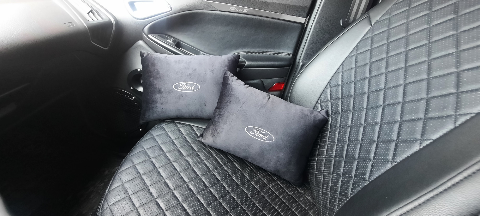 (76) Подушки в салон — Ford Focus Hatchback III, 2 л, 2012 года ...