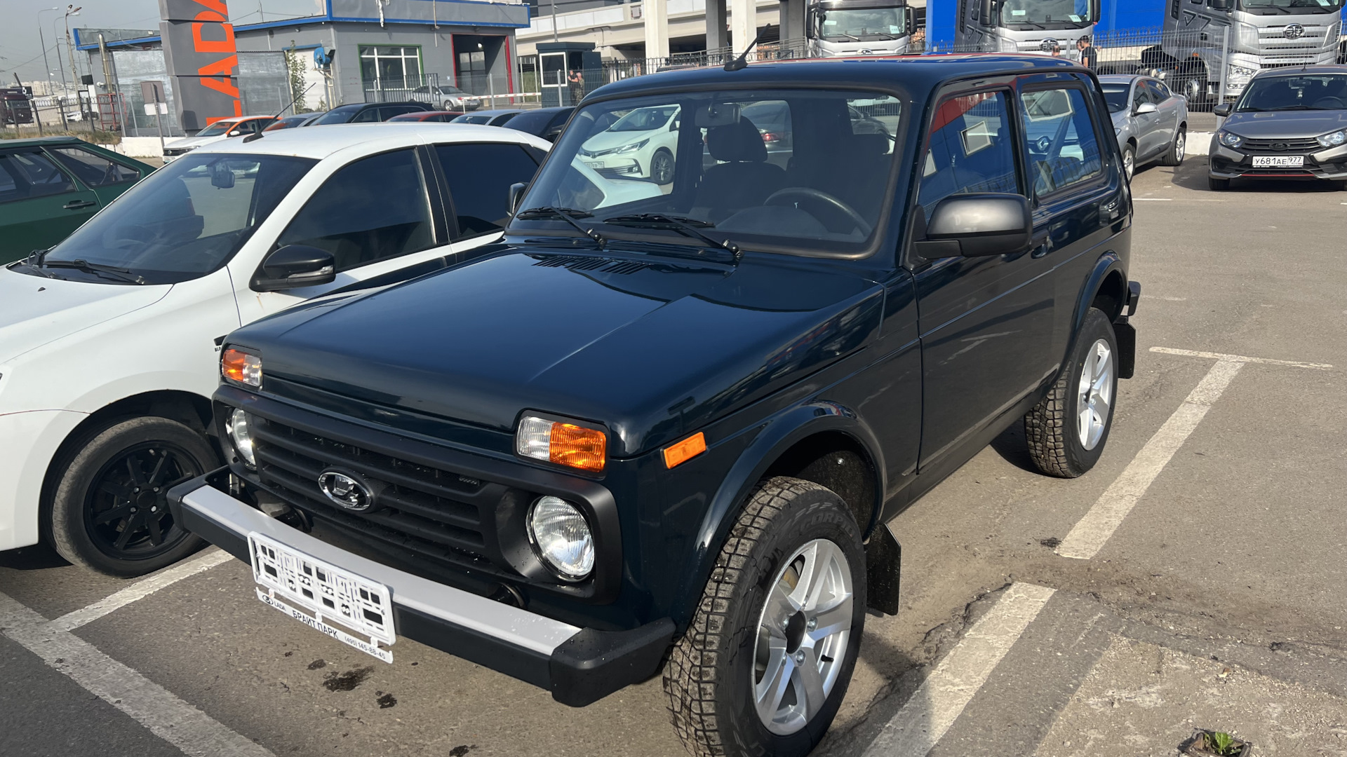 Lada 4x4 3D 1.7 бензиновый 2023 | Нива Легенд 2023 на DRIVE2