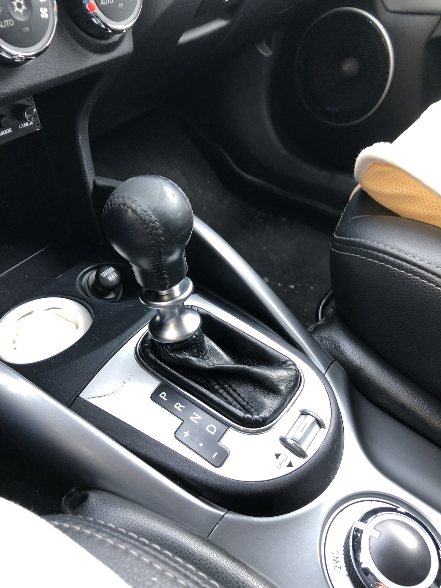 Панель кпп. Рычаг коробки передач \ Mitsubishi Outlander. Mitsubishi Outlander XL 3.0 2008 ручка АКПП. Ручка КПП Outlander XL.