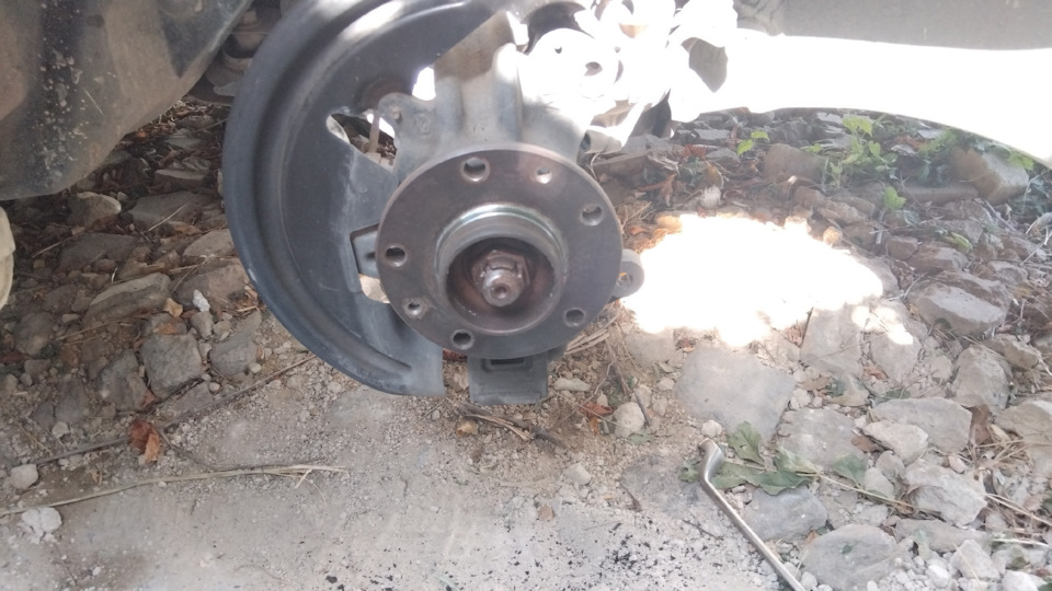 Передние тормозные диски, колодки и стойки стаба — Renault Fluence, 1,6 ...