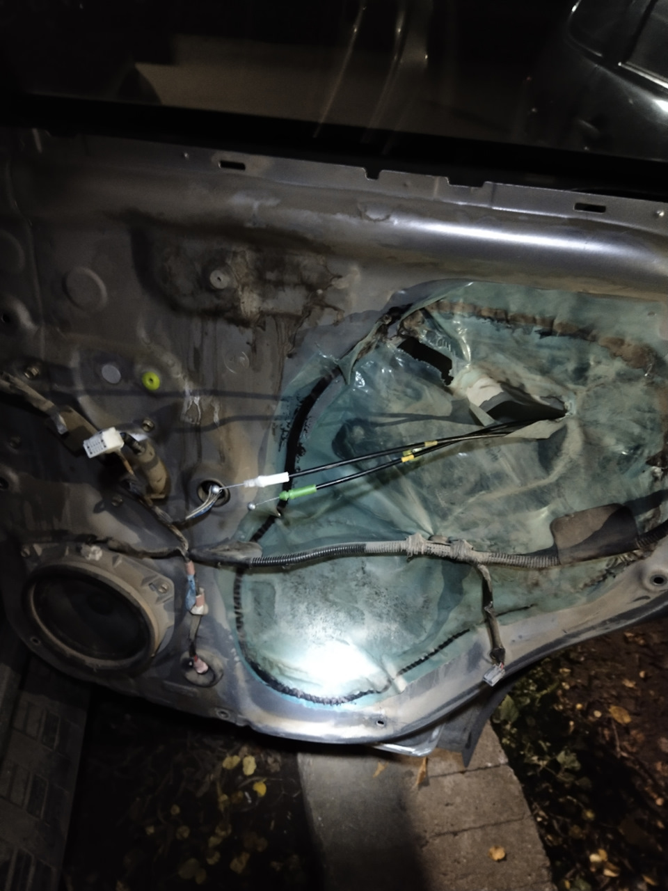 Ремонт замка задней двери — Toyota Land Cruiser Prado 120-series, 2,7 л ...