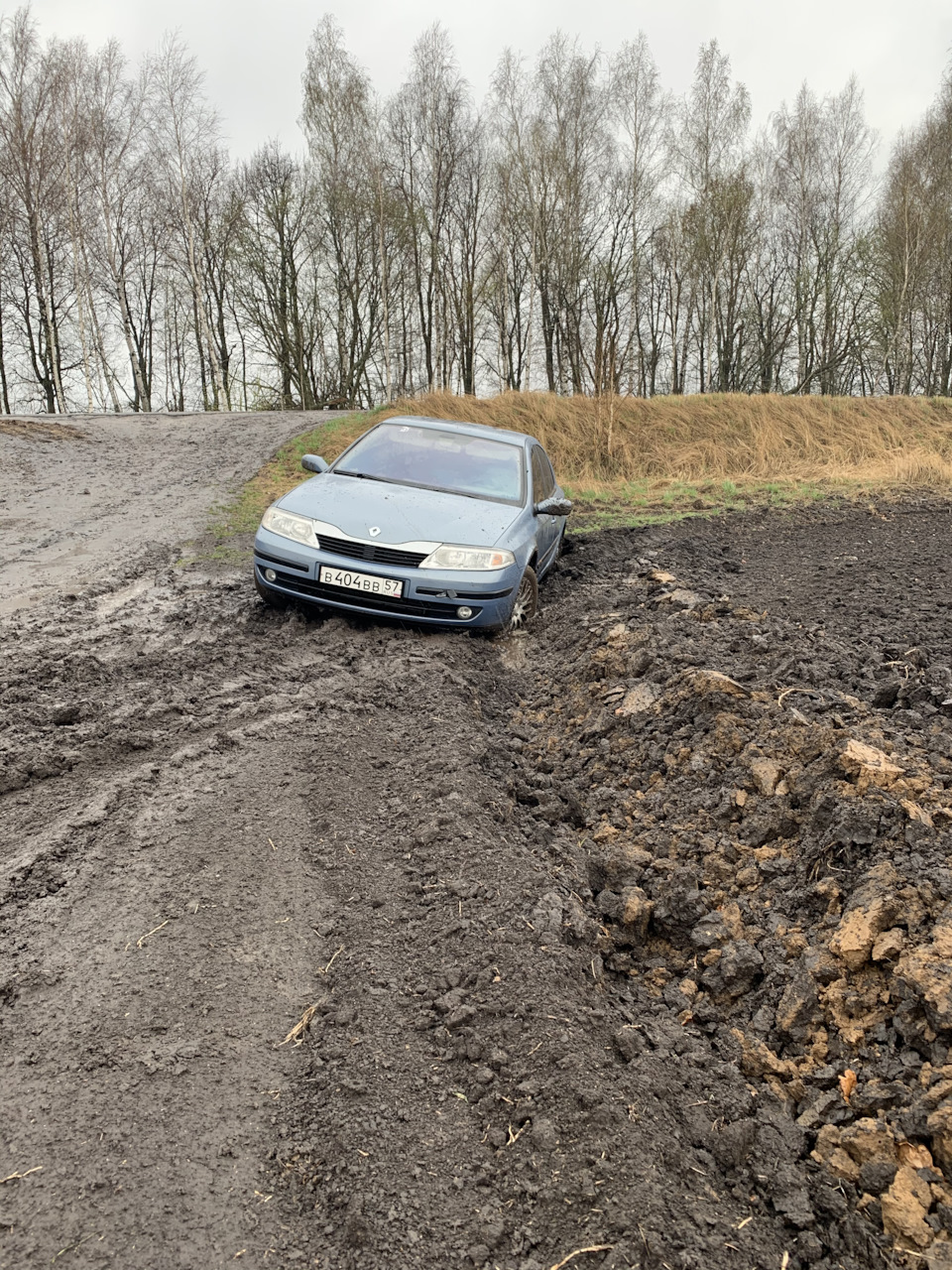 Еду еду в соседнее село на дискотеку!🚙🌧💩 — Renault Laguna II, 1,8 л,  2004 года | эвакуация | DRIVE2