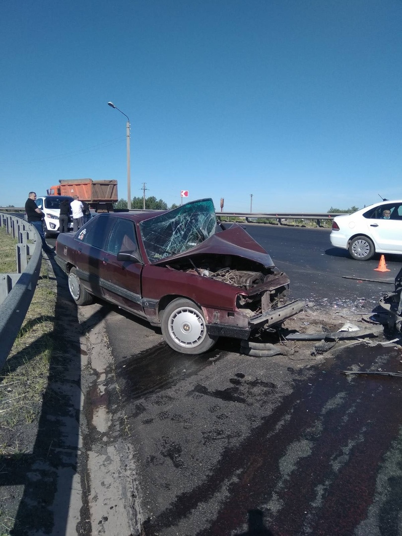 В тотал, но жизнь спасла. — Audi 100 (C3), 2 л, 1990 года | ДТП | DRIVE2