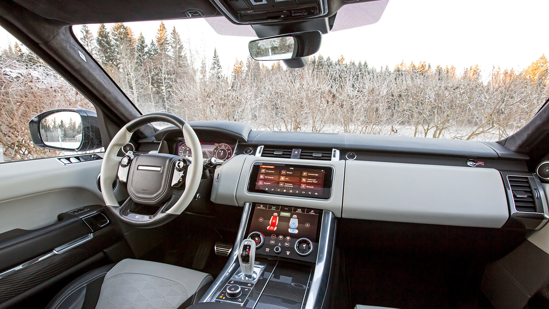 Зеркало рендж ровер спорт. Новый Рендж Ровер салон. Range Rover 4.6 HSE салон. Range Rover 2003 салон. Ленд Ровер салон 80-90.