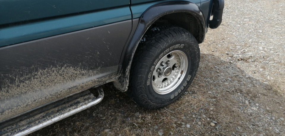 Центральные колпачки дисков — Mitsubishi Delica (L400), 2,8 л, 1994 ...