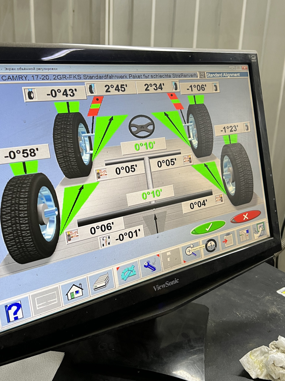 Кривой руль или сход развал? — Toyota Camry (XV50), 2,5 л, 2016 года ...