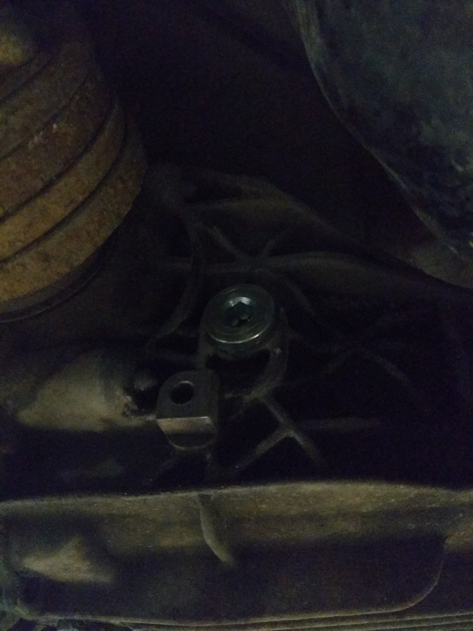 Замена масла в редукторе, жидкость и бачок ГУРа — Audi Q5 (1G), 2 л ...