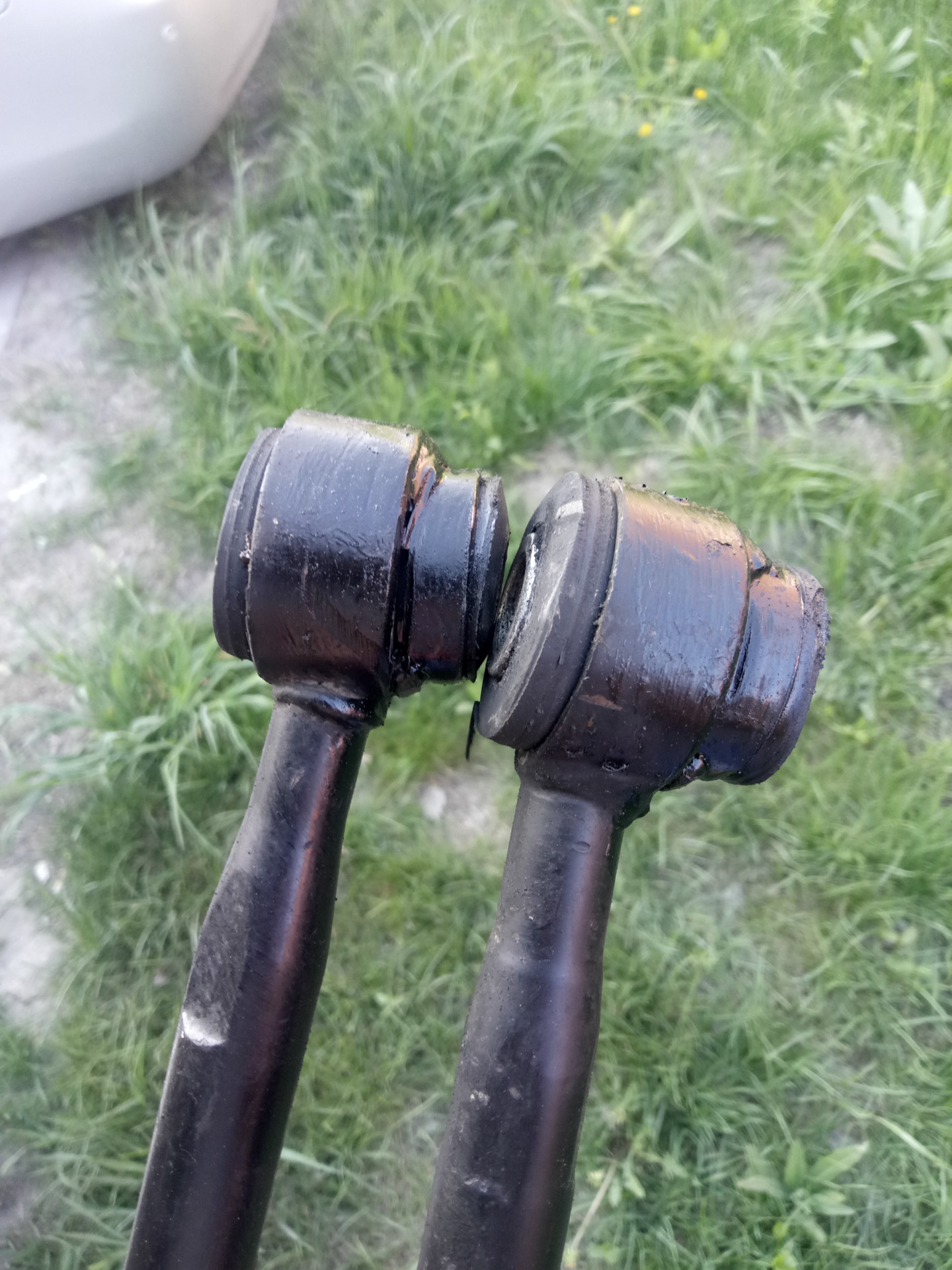 Toyota carina at210 сайлентблоки задней подвески продольной. Плавающие тяги. Тяги с шс. Плавающий сайлентблок лифан 60. Camry 40 тяга развальная задняя.