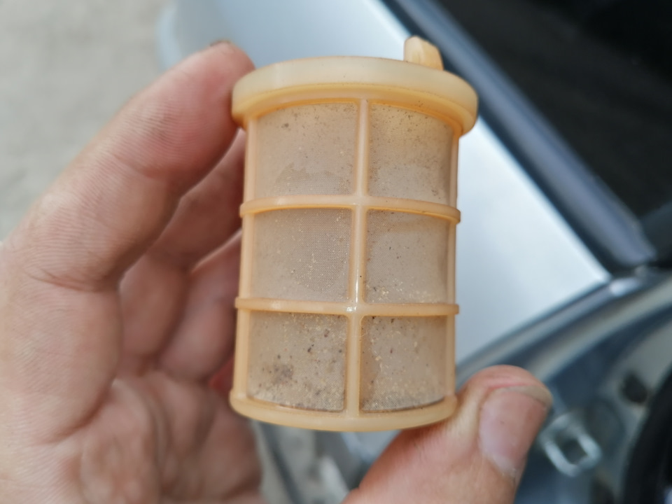 RoAAAgIUe A 960 Митсубиси аутлендер как открыть бензобак