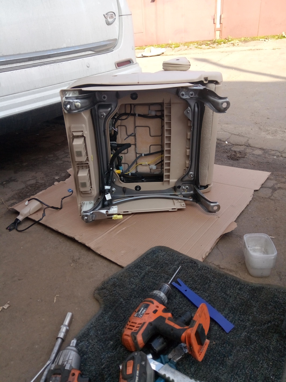 Замена пиропатронов в сиденьях — Toyota Vellfire (2G), 3,5 л, 2013 года ...