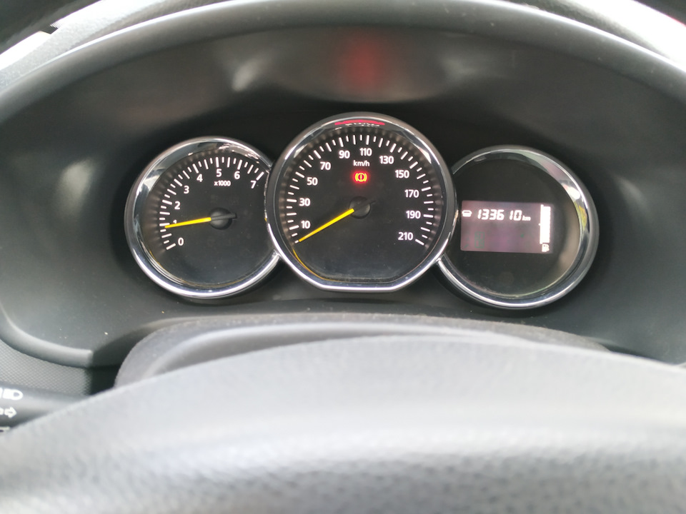 тахометр логан 500 750. 6 8 клапанов. тахометр логан 1. панель рено датсун. спидометр рено логан 1.