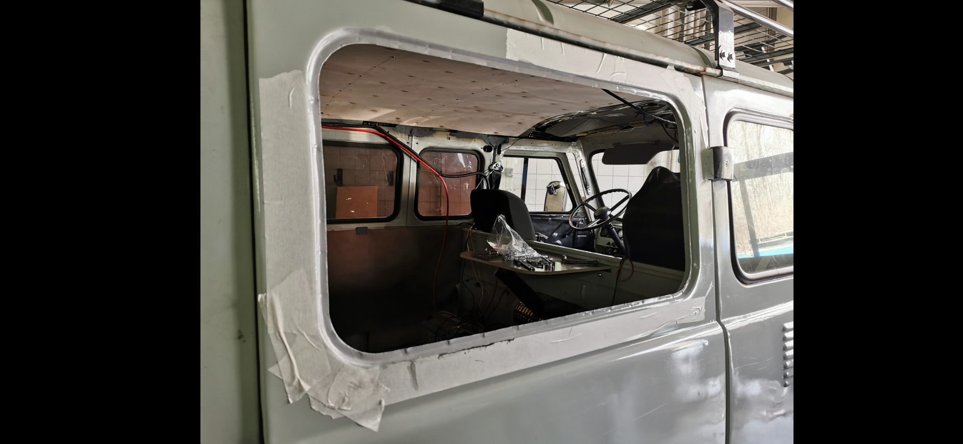 Форточка окна на УАЗ-3909