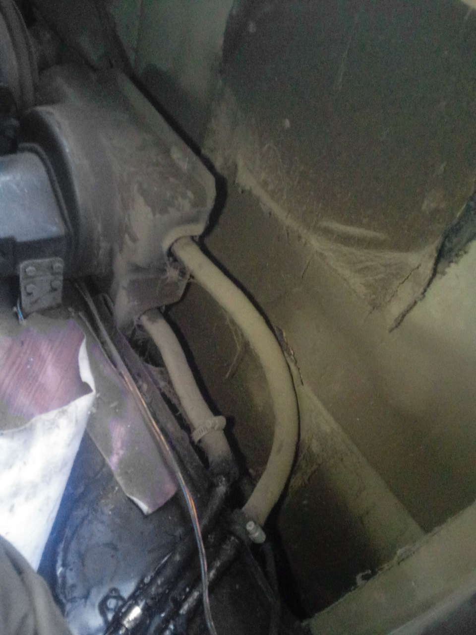 Такой мне вид открылся за панелью — Lada 2120 Надежда