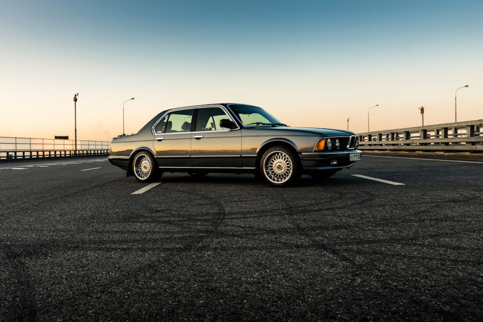 Фото в бортжурнале BMW 7 series (E23)