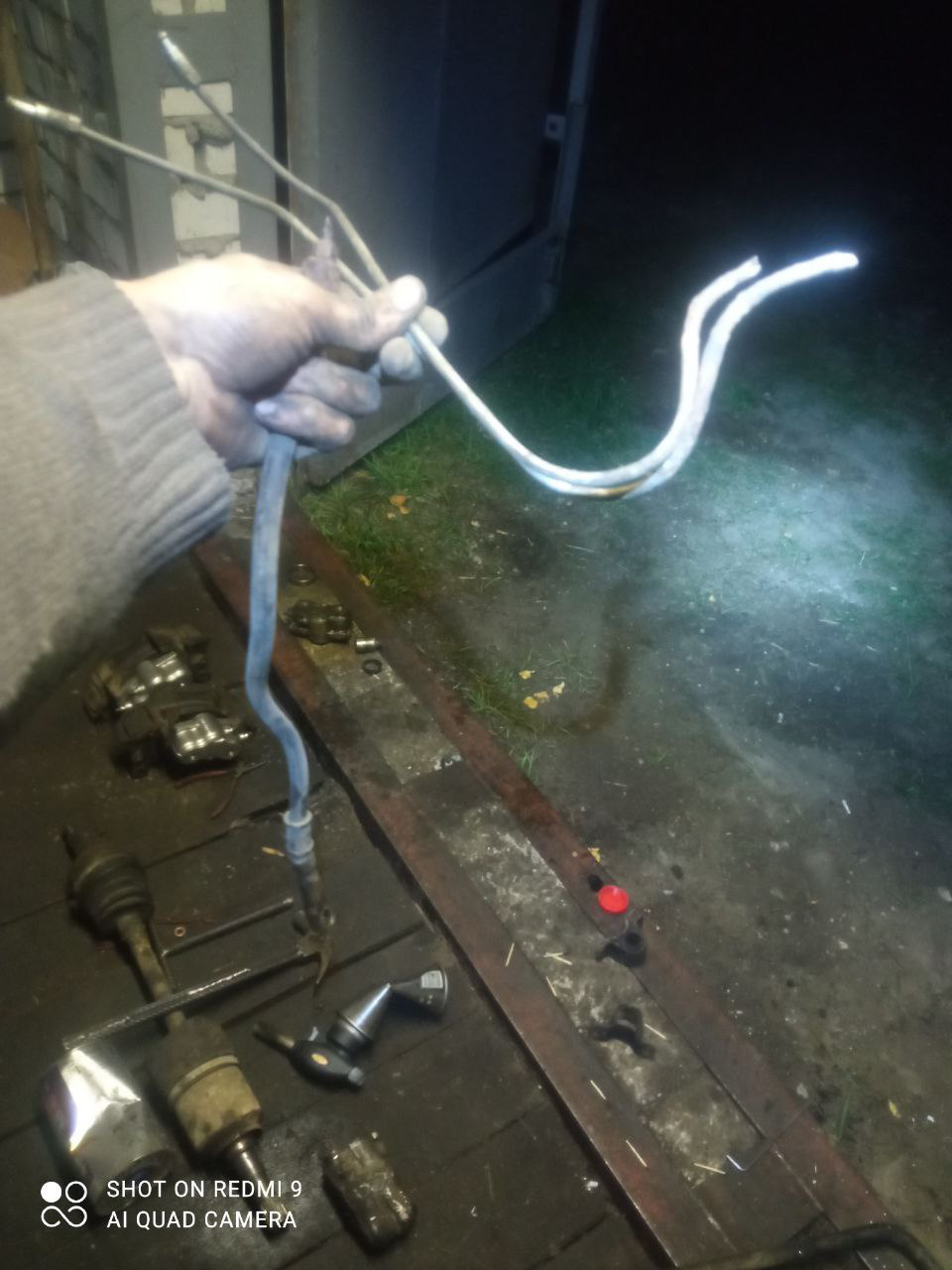 Замена суппортов и тормоз магистрали — Lada 4x4 3D, 1,7 л, 2006 года ...