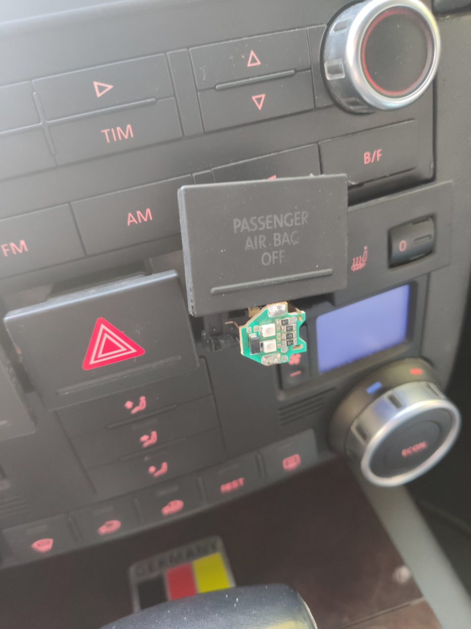 024 • Должна ли гореть контр. лампа при включении габаритов ...