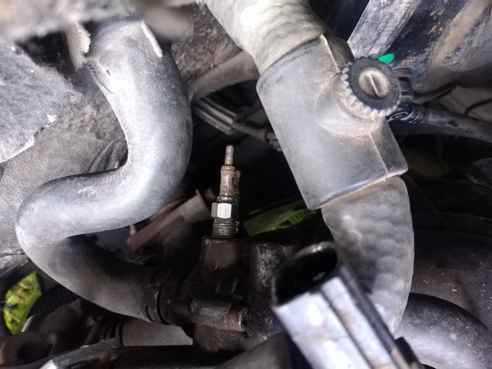 Небольшой ремонтик. Новые свечи ОЖ и замена гидроапоры — Renault Laguna ...