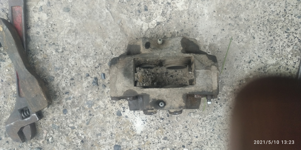 08. — Москвич 2140